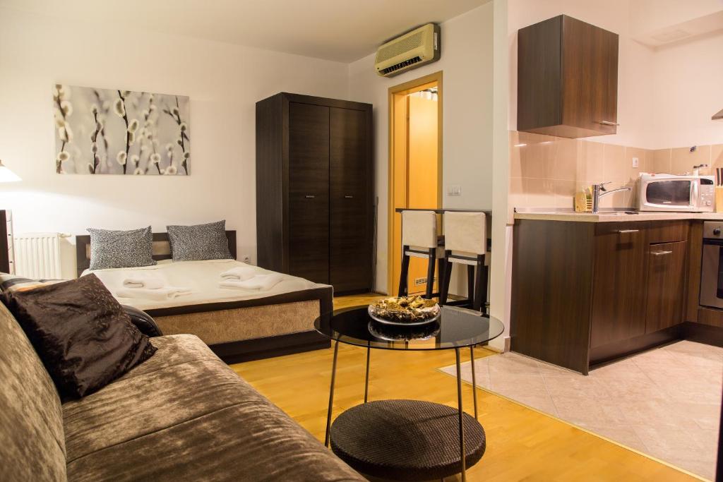 Gozsdu Court Budapest - Resim 17