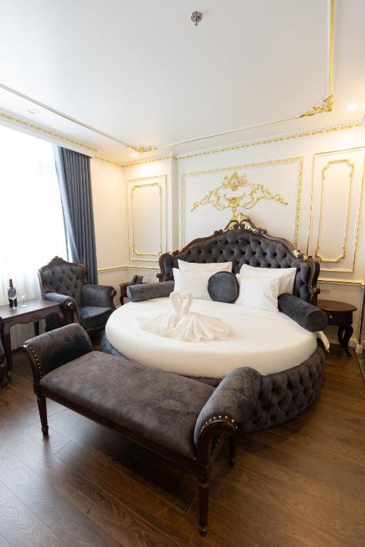 Posezení v ubytování Royal Dương Nội Hotel