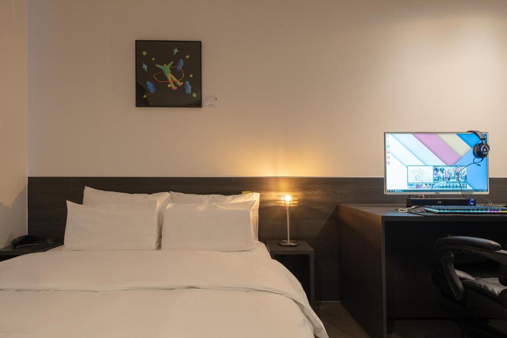 TV a/nebo společenská místnost v ubytování Workers Hotel Daejeon by Aank
