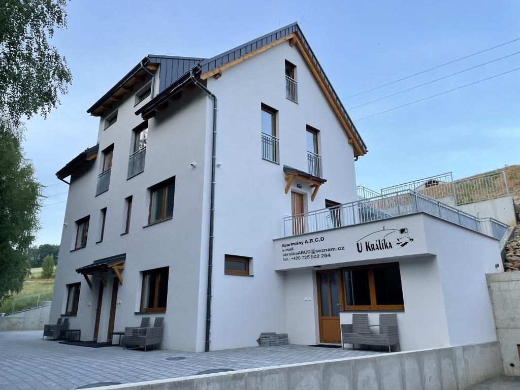 Budynek, w którym mieści się apartament