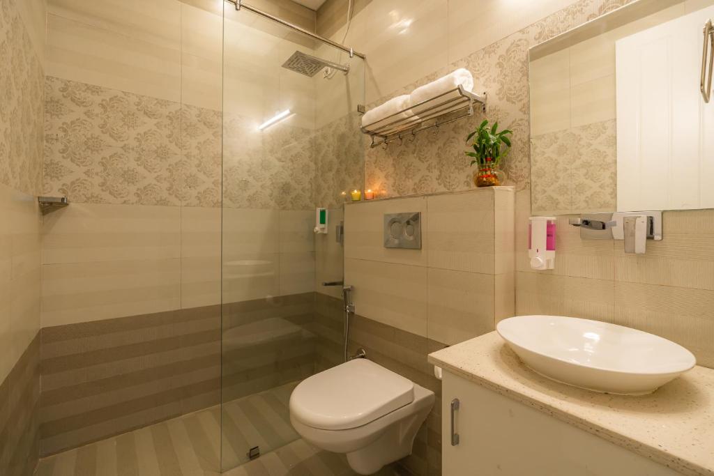Koupelna v ubytování The Social Stays Dehradun Previously ArtBuzz