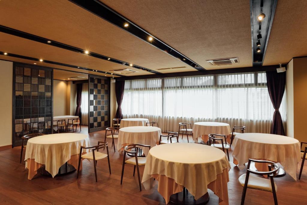 Restaurace v ubytování The Hotel Obuse
