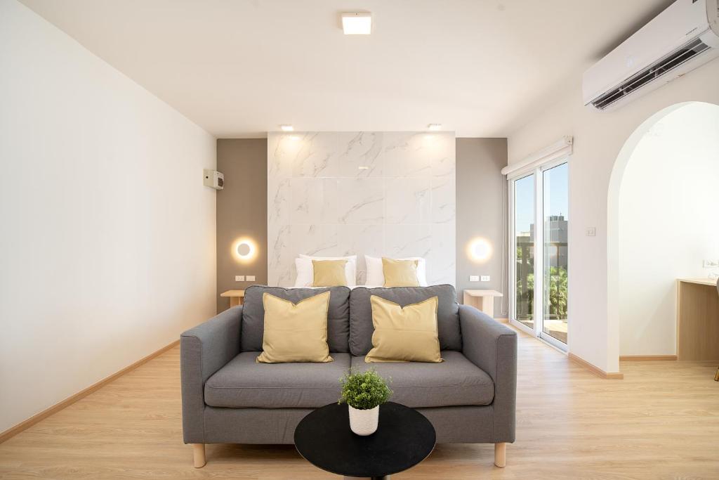 Diya Hotel Bangkok - Suite De Una Habitación Con Balcón