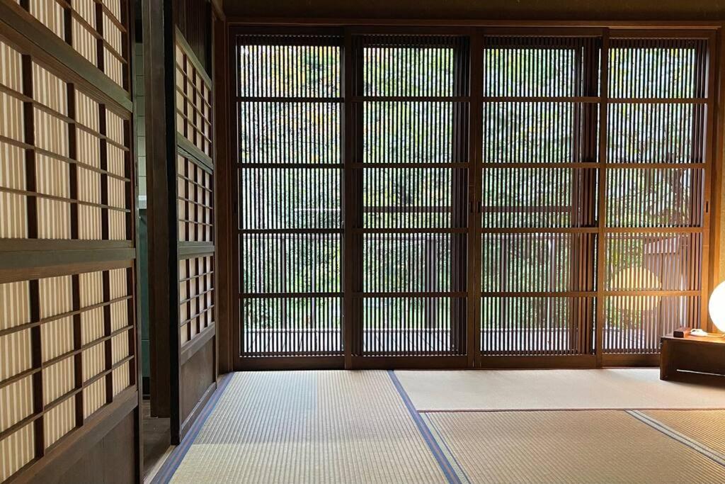 Fotografie z fotogalerie ubytování 庭付き和モダン平屋の一棟貸し 居庵 iori-ori 小さな森に住む v destinaci Shiigi