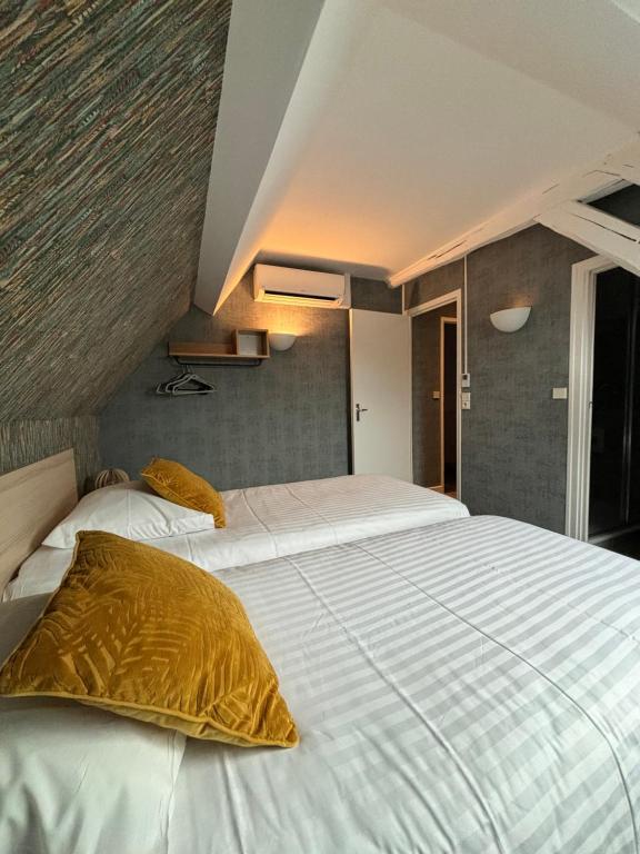 Contact Hotel Hôtel De Troyes - Habitación Doble Superior O Twin