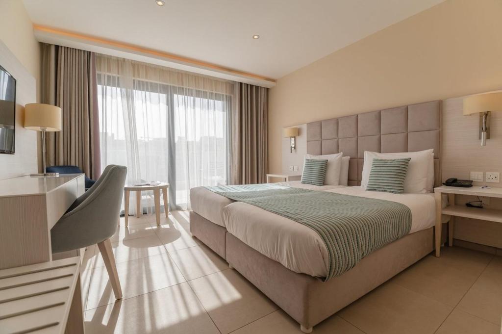 Maritim Antonine Hotel & Spa - Deluxe Double Room With Balcony