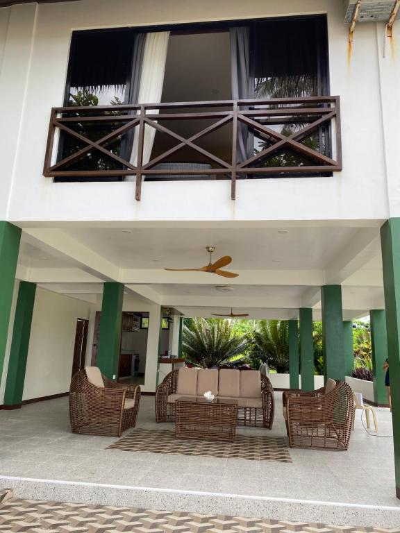 Posezení v ubytování Private Beachfront Villa in Siargao