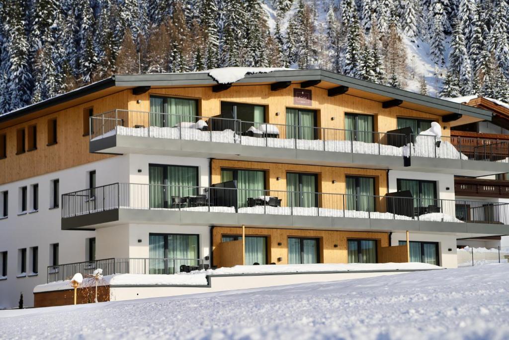 The building in which Az apartmant is located