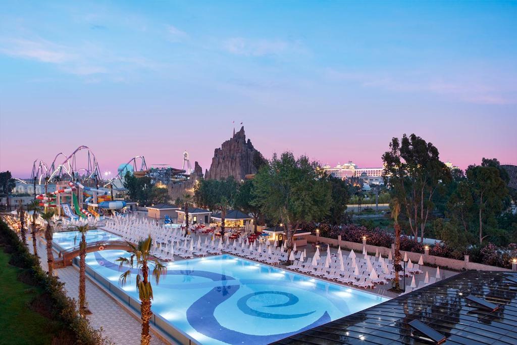 لابی و فضای عمومی Aydinbey Queen's Palace & Spa - Ultra All Inclusive - تصویر ۵