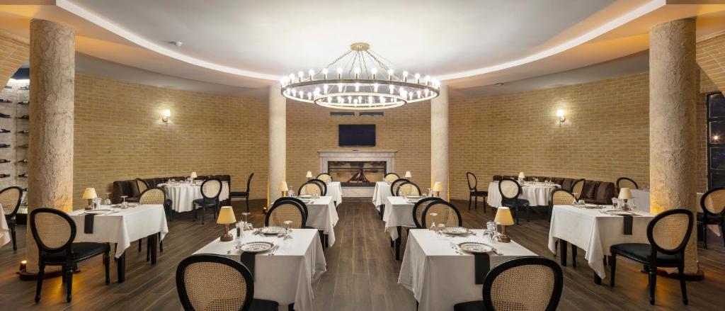 Restaurace v ubytování Mirage Park Resort-Ultra All Incl.