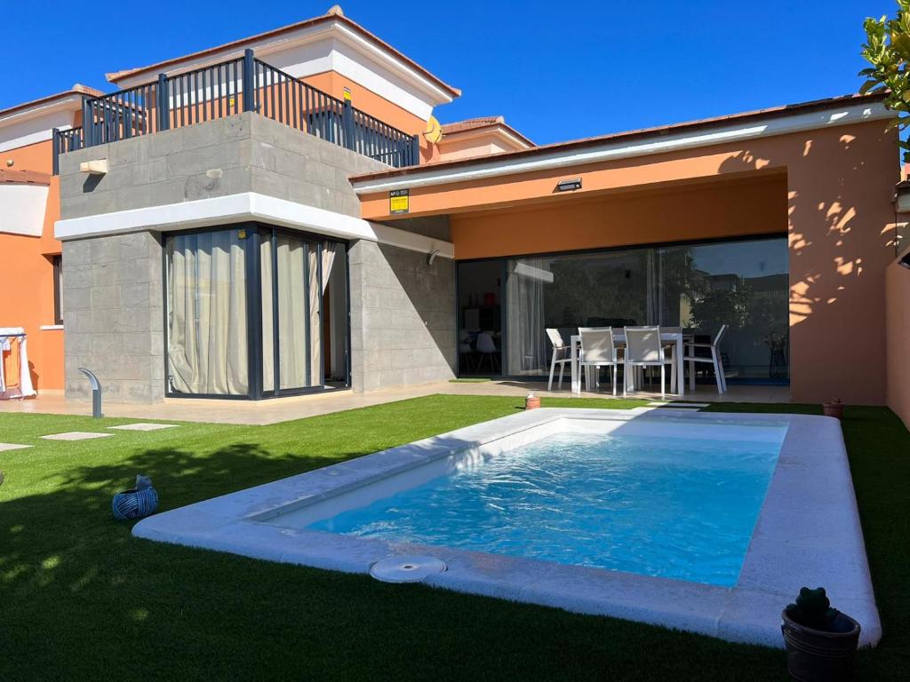 VILLA EXIRE
