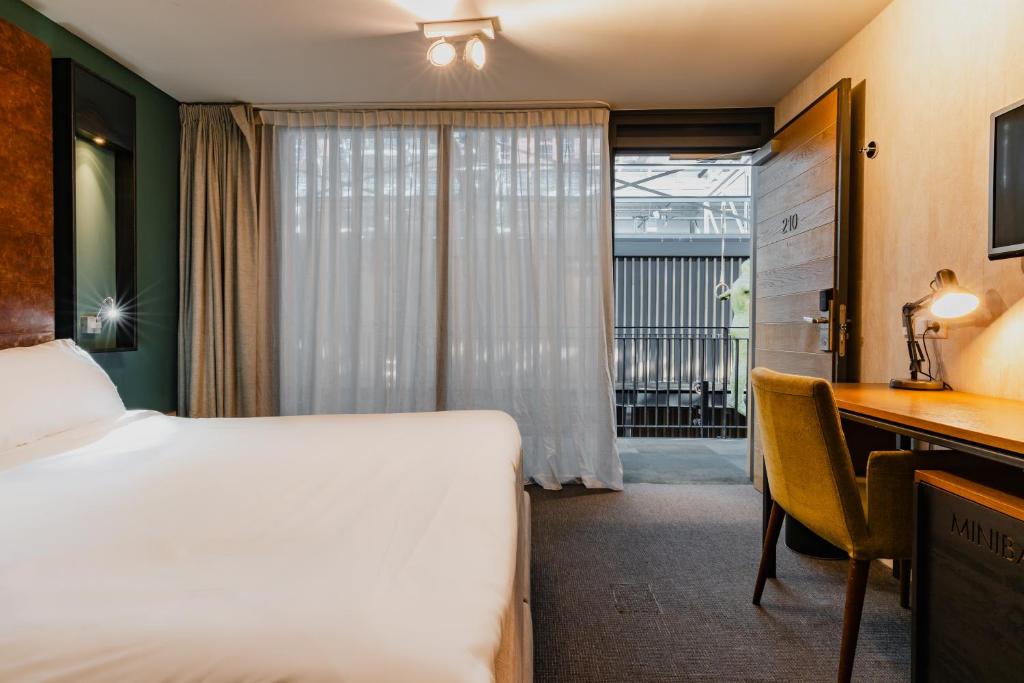 Hotel De Hallen - Resim 18