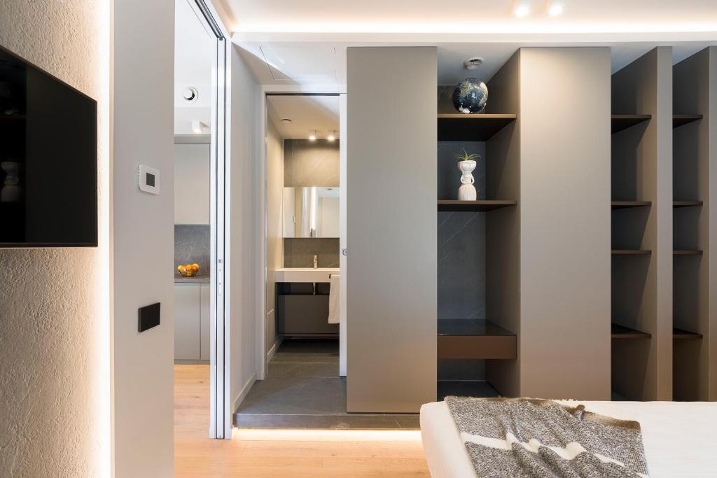 Aera Luxury Suites - 303 304 305 - 16