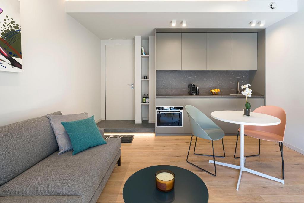 Aera Luxury Suites - 303 304 305 - 2