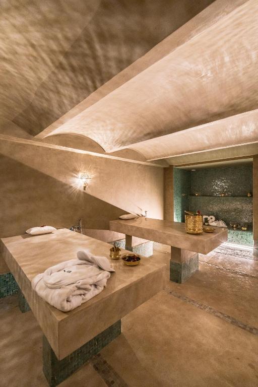 Koupelna v ubytování JEMAA EL FNA Suites & Spa