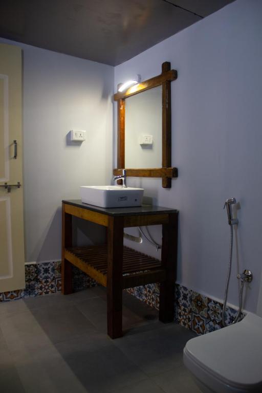 COCO CABANA - Deluxe Double Room With Side Sea View