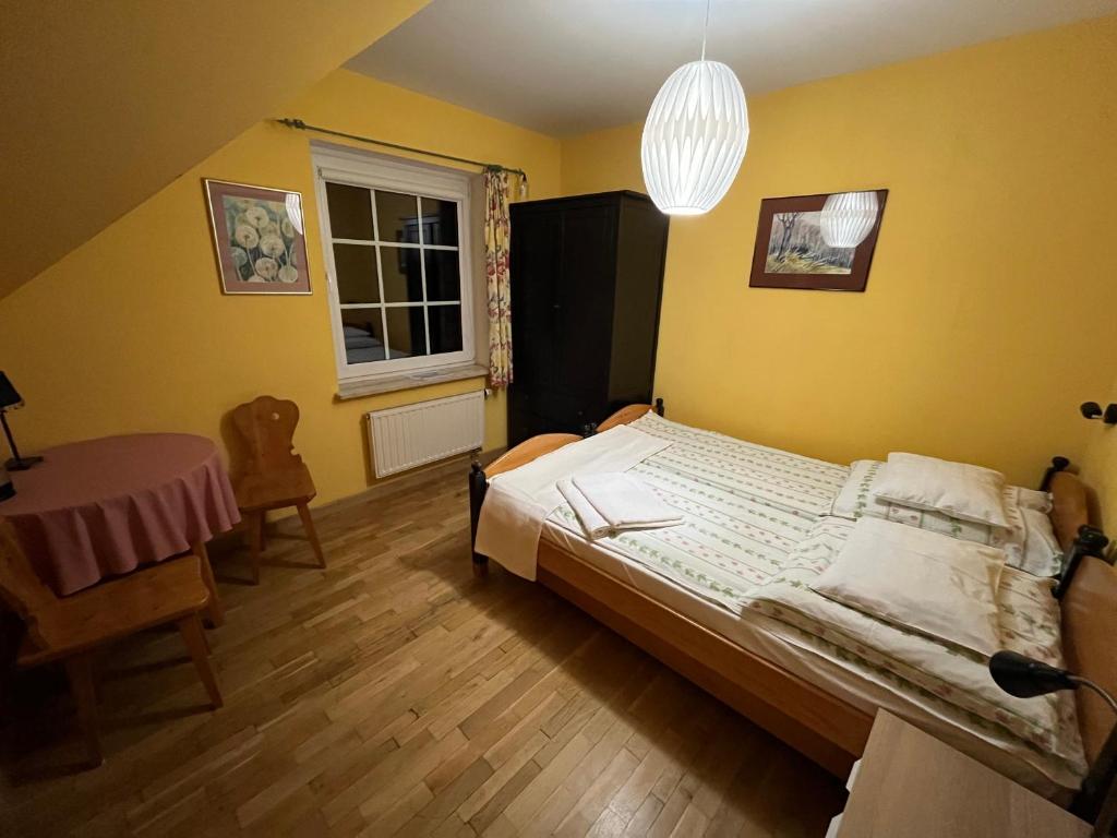 Pensjonat Malinówka - Double Room With Private Bathroom