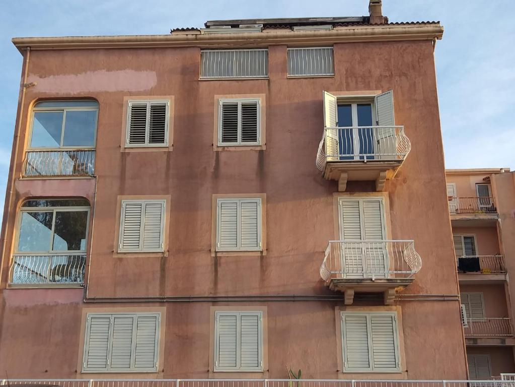 Casa di Jo ad Àrbatax - Spazioso Appartamento Vista Mare