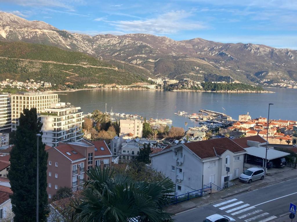 Guest House Garden - Apartment Mit Aussicht Und Balkon