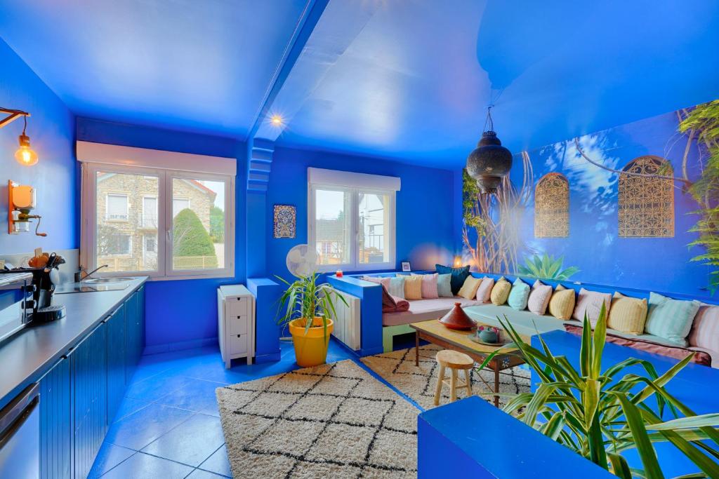 Posezení v ubytování Luxury Jardin Majorelle paris orly avec jacuzzi