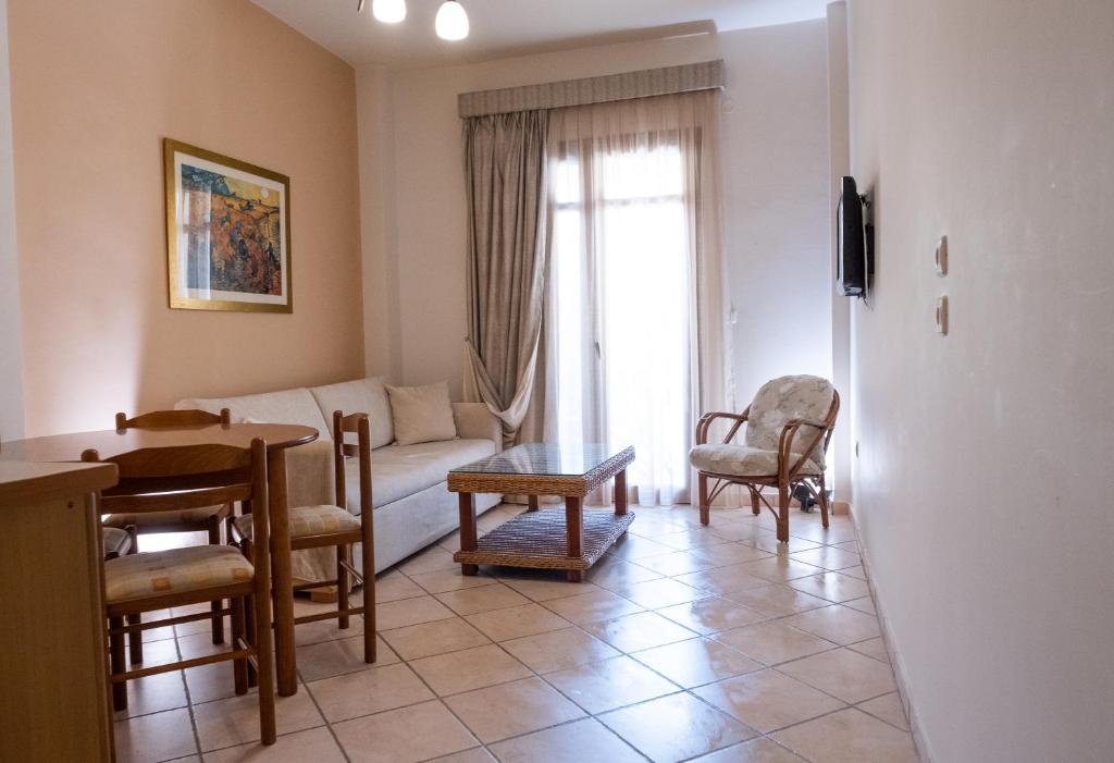 Posezení v ubytování Hotel Paralio
