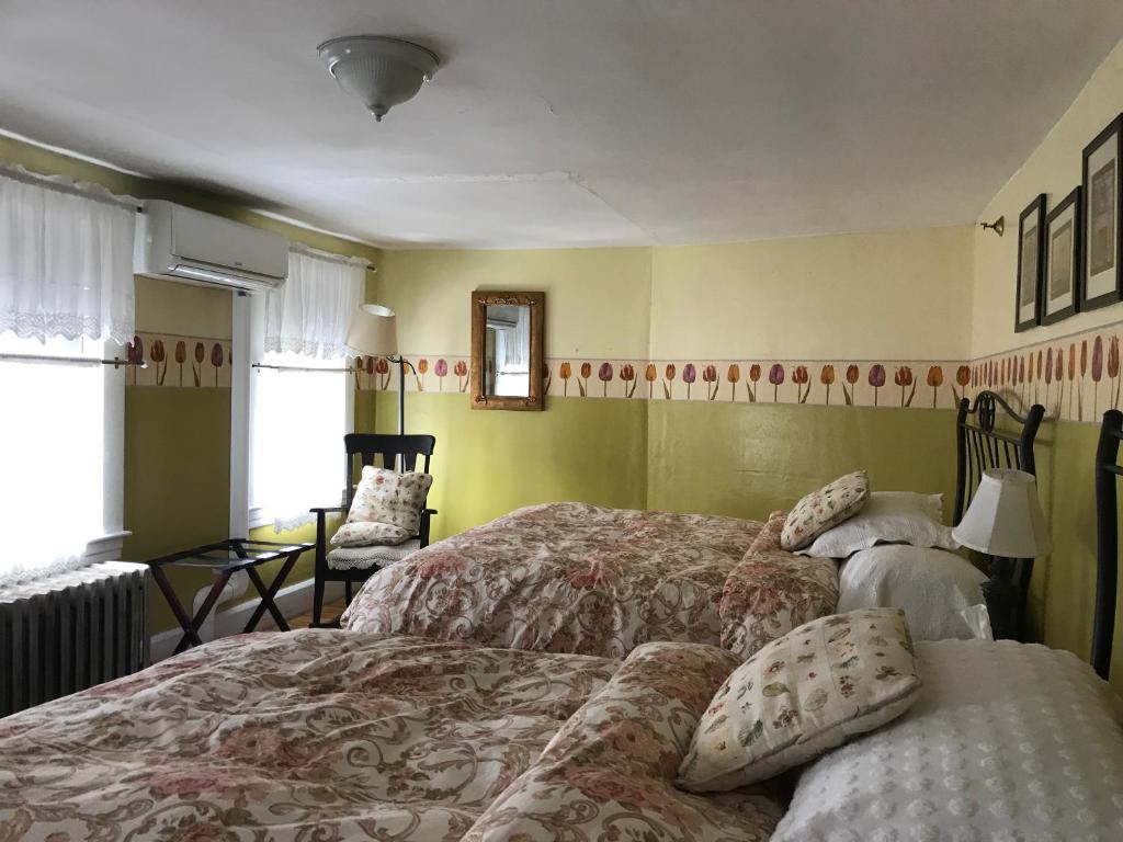 The Monadnock Inn - Standard Apartment