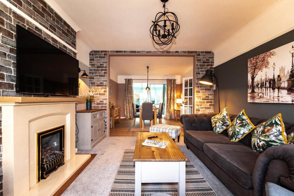 Douglas House, Southampton Updated 2024 Prices