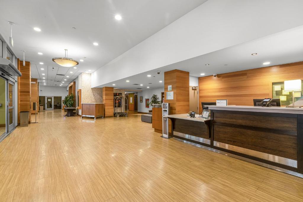Holiday Inn San Francisco - Golden Gateway newly renovated with No Resort Fee photo