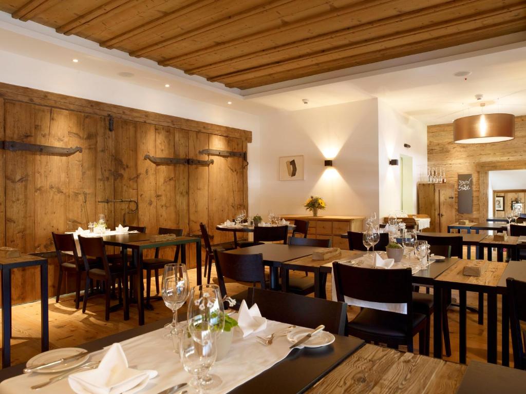 Restaurace v ubytování Hotel Alpina Parpan