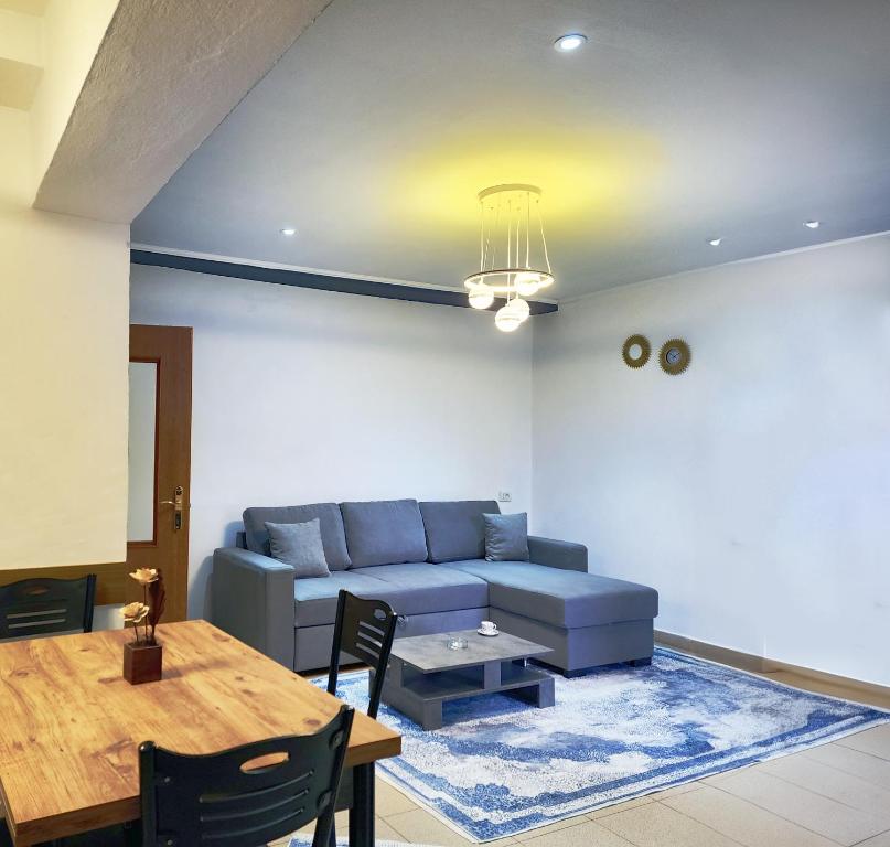 Tirana Center Apartment, 30m from center. - Image 8