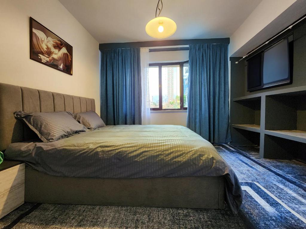 Tirana Center Apartment, 30m from center. - Image 2
