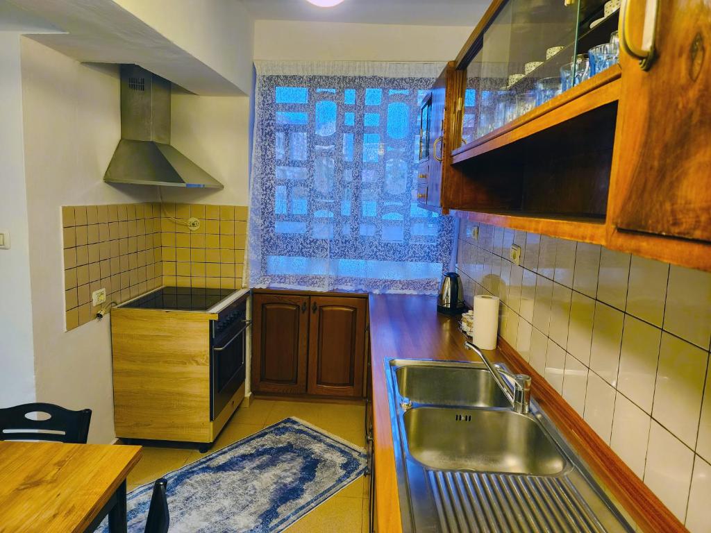 Tirana Center Apartment, 30m from center. - Image 3