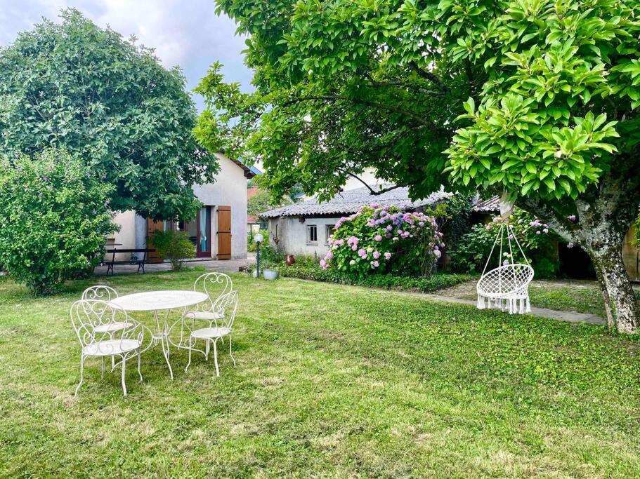 Taman di luar La Casa Del Papa - Maison spacieuse avec jardin