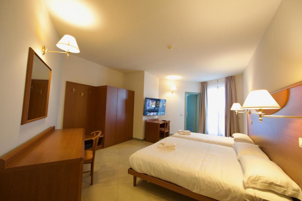 HC Hotel Touring Seniga - Chambre Triple Avec Balcon