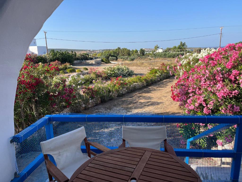 Balkón nebo terasa v ubytování Paros Home