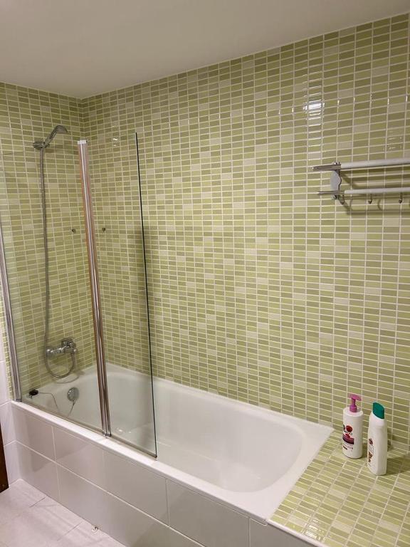 Koupelna v ubytování Acogedor apartamento ático en el centro de O Porriño