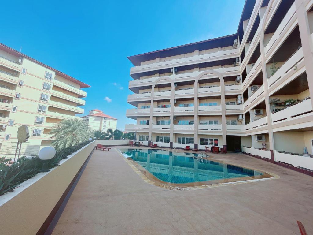 Bazén v ubytování View Talay Residence 4 Jomtien Beach 56 Sqm big balcony pool view nebo v jeho okolí