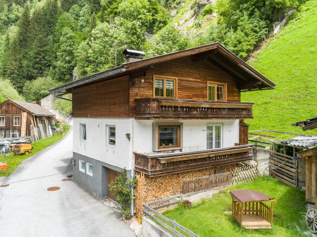 Budova, v ktorej sa apartmán nachádza