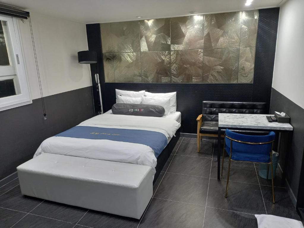 Postel nebo postele na pokoji v ubytování On & Off Hotel Bupyeong
