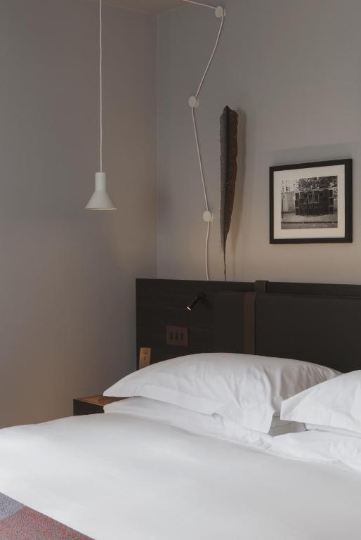 The Laslett - Resim 22