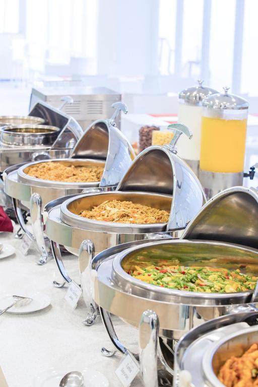 Makanan di atau berdekatan hotel