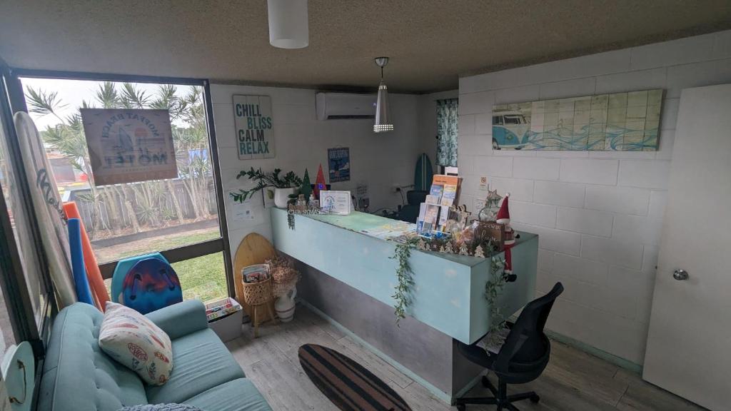 Posezení v ubytování Moffat Beach Motel Caloundra