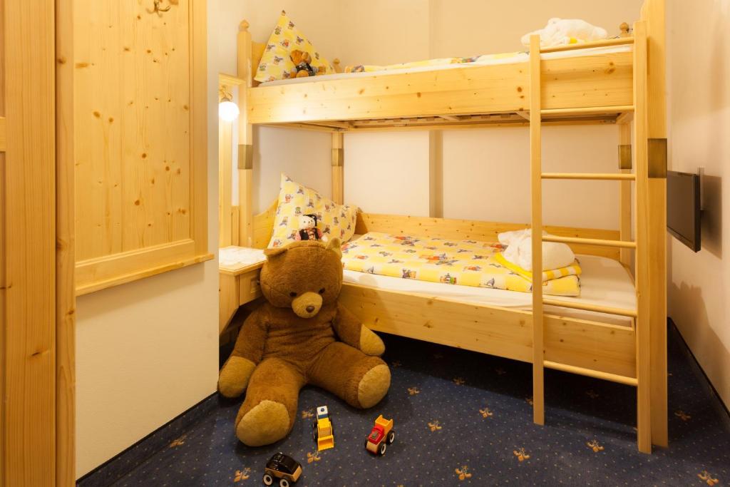 Bärenhotel - Family Room With Balcony (2 Adults + 2 Children)