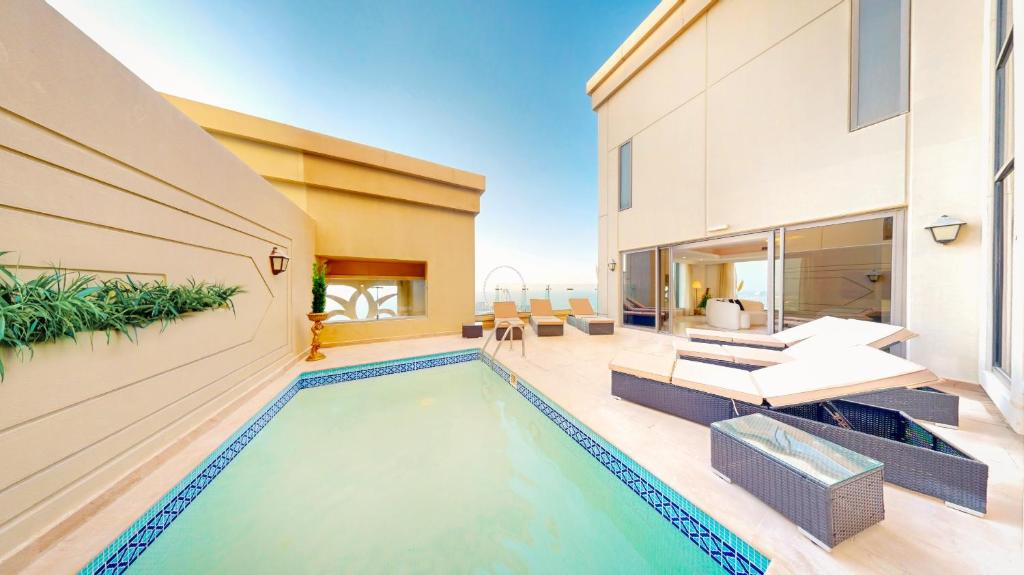 Curated visual reference: Visual Reference: Huge Penthouse With Yacht Included And Private Pool Dubai Updated