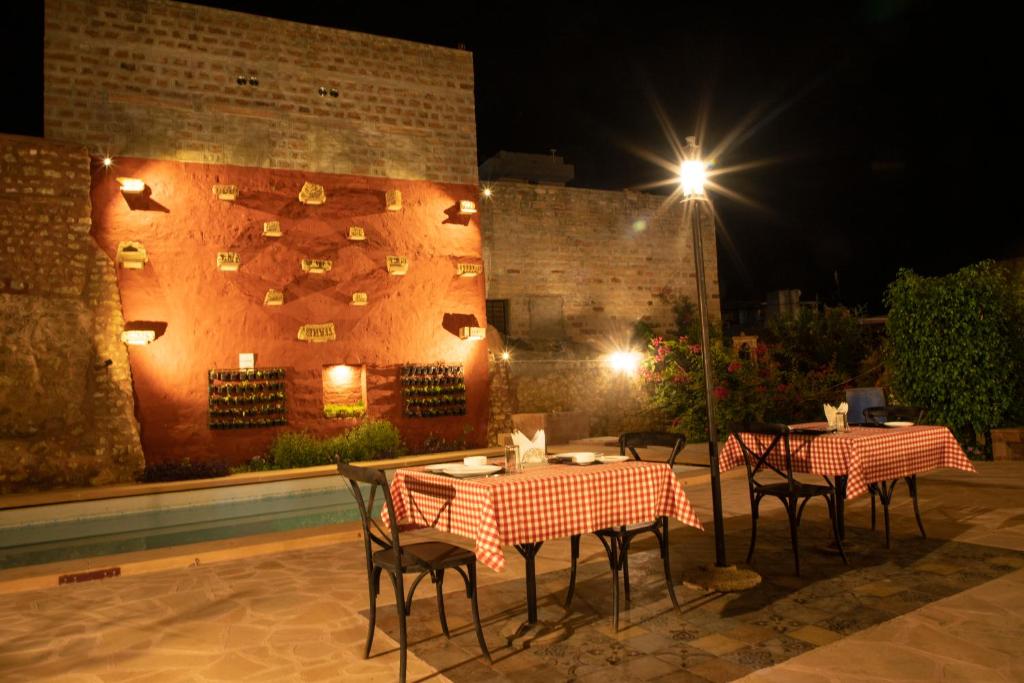 Bazén v ubytování Kot Dunara - A 16th Century Castle near Jodhpur nebo v jeho okolí