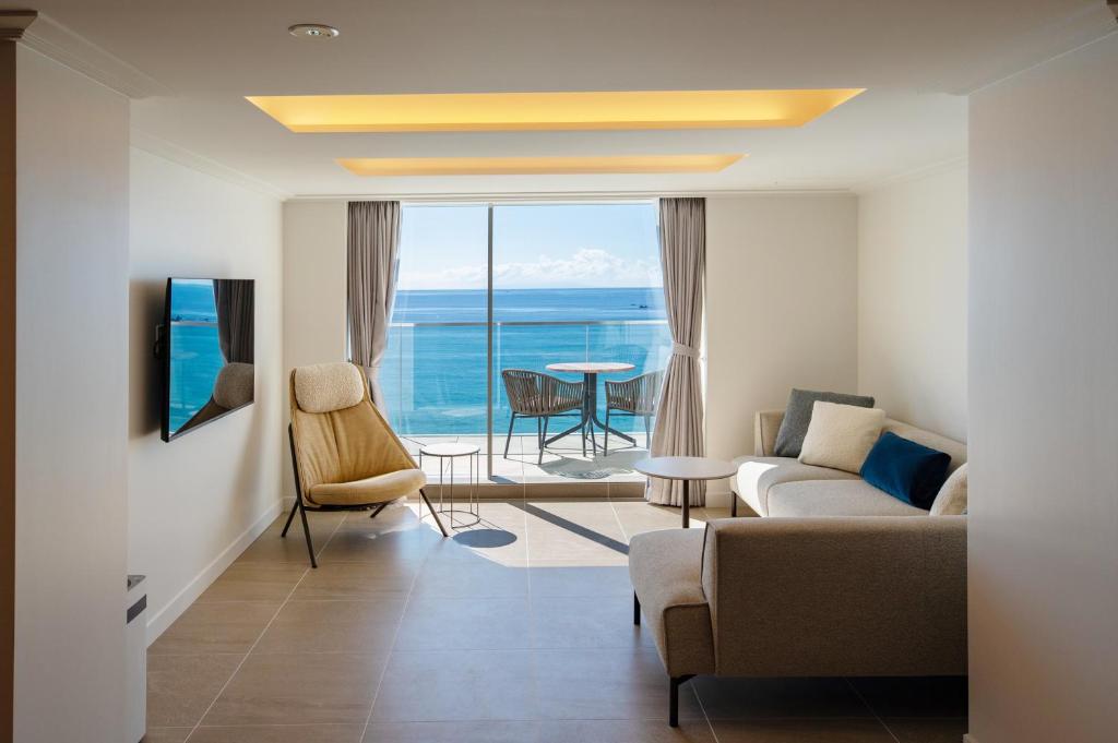 Posezení v ubytování Hayama Hotel Otowa No Mori