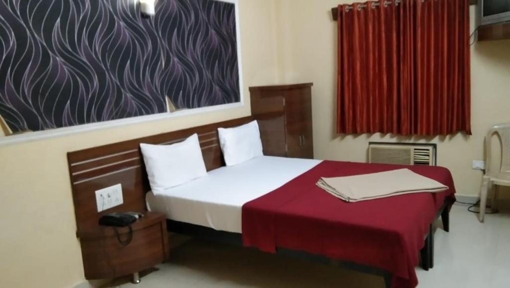 Shree Sai Vishwa Hotel - Housity