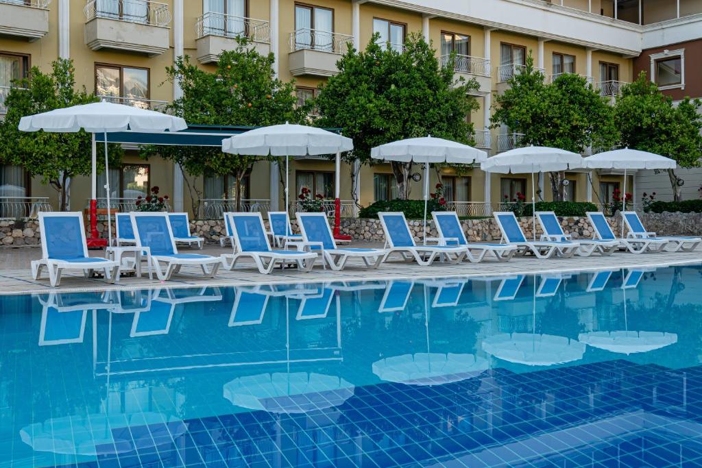 Bazén v ubytování Tu Casa Gelidonya Hotel nebo v jeho okolí