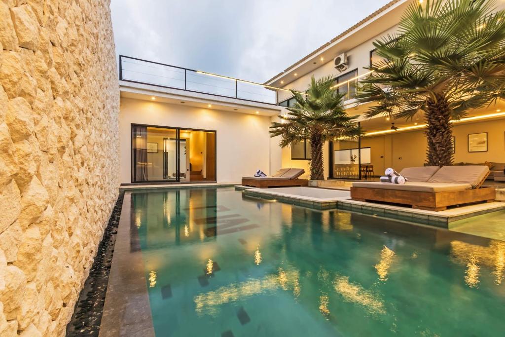 Villa MJ 4BR Modern Living with Pool Table High Speed Wi-Fi