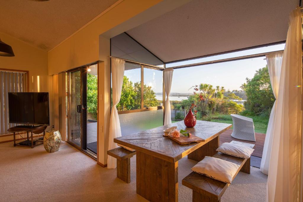 The waterfront 361-With sea view, skysport and air conditioner in each bedroom - Resim 5